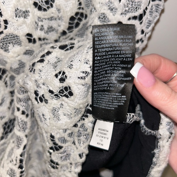 White House Black Market Elegant Lace Women's Blouse- White and Black - Picture 6 of 7